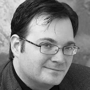 brandon-sanderson-min